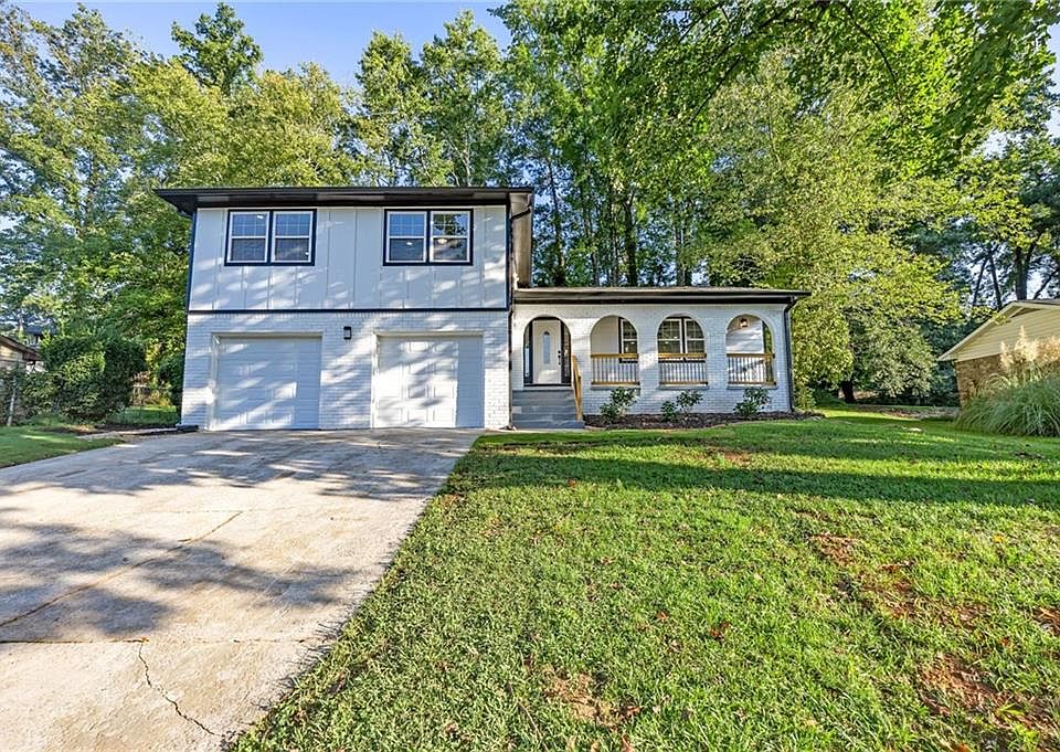 1st image of 3892 Northstrand Dr