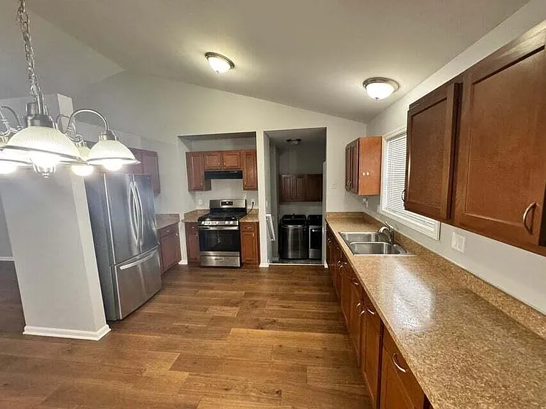 175 Rockwell Ave — Photo 16