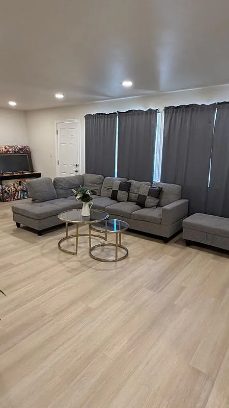 3 bed, 2.0 bath, 1150 sqft, $3,700 — Photo 2