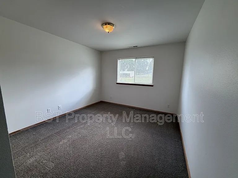 991 Mill St — Photo 17