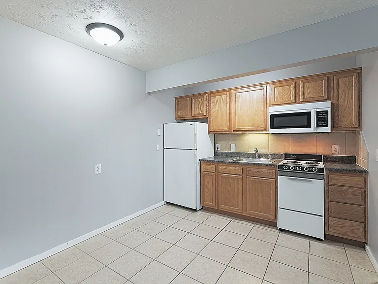 Marshall Apartments — Photo 27