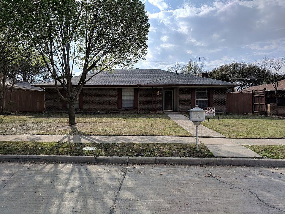 1st image of 2417 Maple Leaf Dr