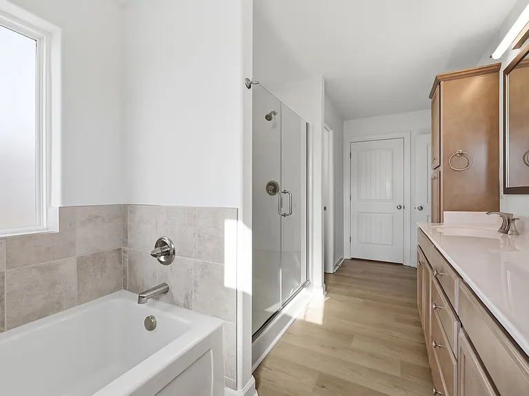208 Ryker Rd E — Photo 34