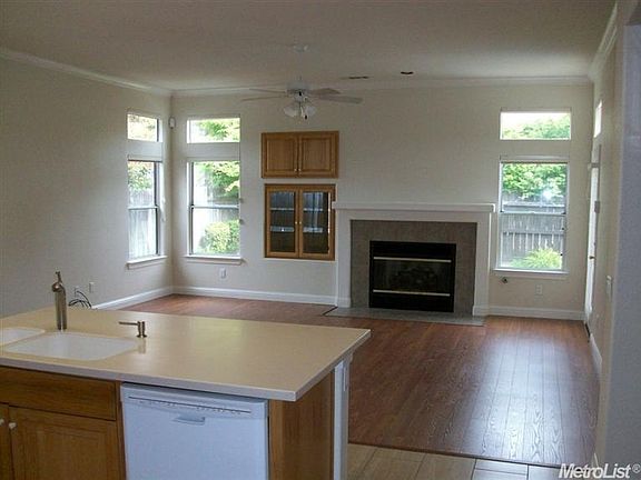 3rd image of 2939 Sweetwood Dr