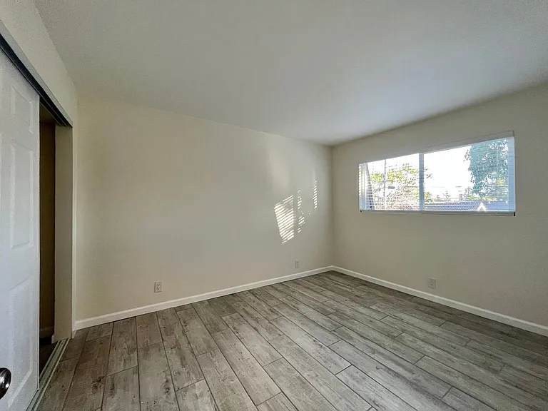 Solano Apartments — Photo 29