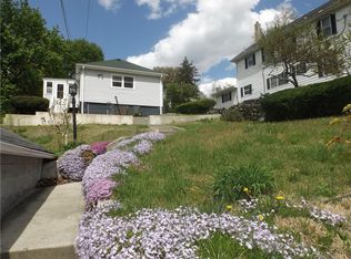 1018 Frost Ln, Peekskill, NY 10566