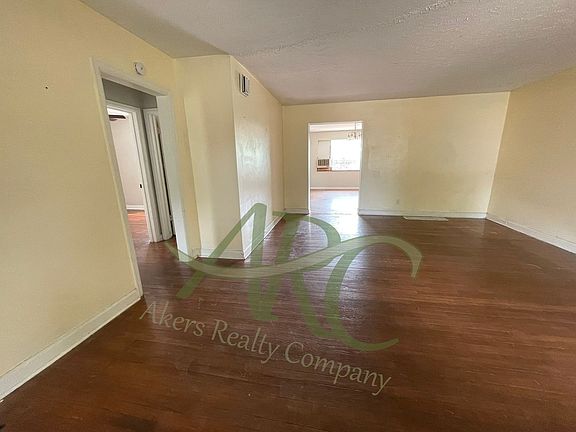 3rd image of 2210 Court St