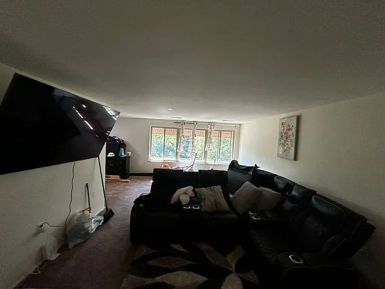 18732 Walkers Choice Rd #5 — Photo 2