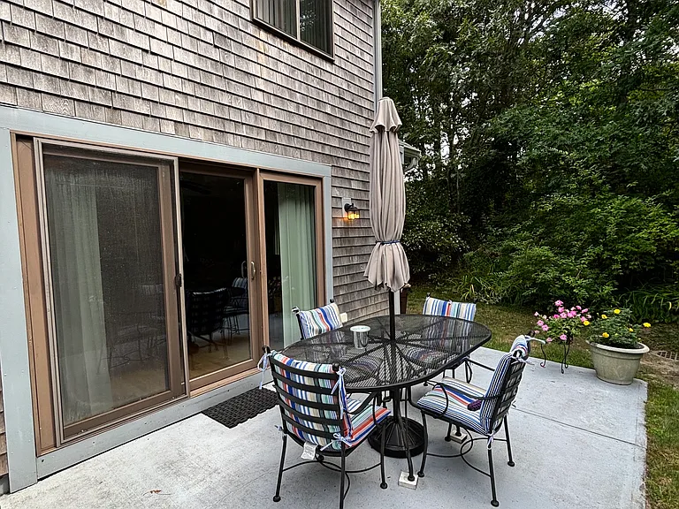 30 Crescent Ln — Photo 3