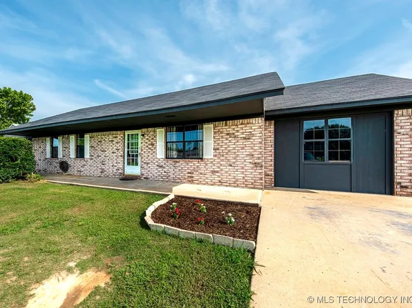 207 W Redding St, Whitefield, OK 74472