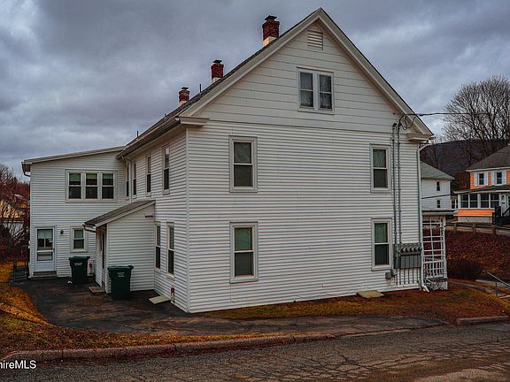 2nd image of 105 Friend St