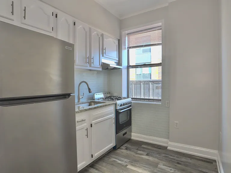 4901 Murphy Pl #7 — Photo 1