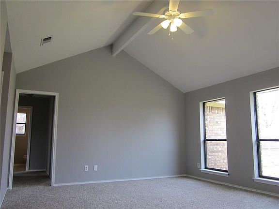 3rd image of 4005 Country Meadows Cir