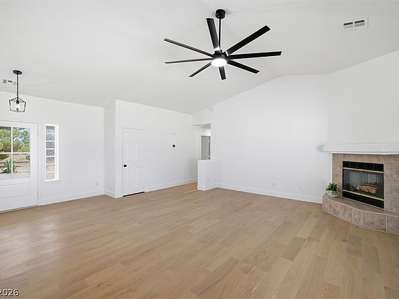 4th image of 1801 Labrador St
