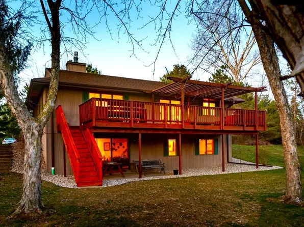 N263 E Cedar Springs Dr, Neshkoro, WI 54960