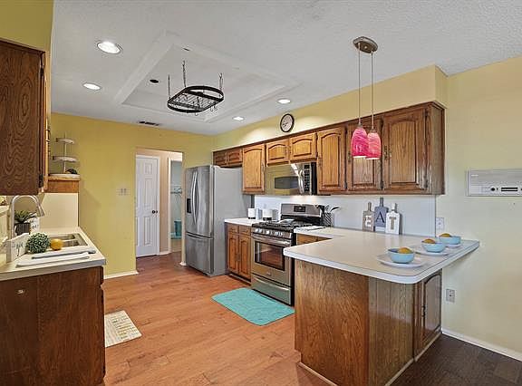 5th image of 2206 Shady Meadow Ct