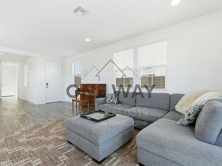 10204 E Ulysses Ave — Photo 34