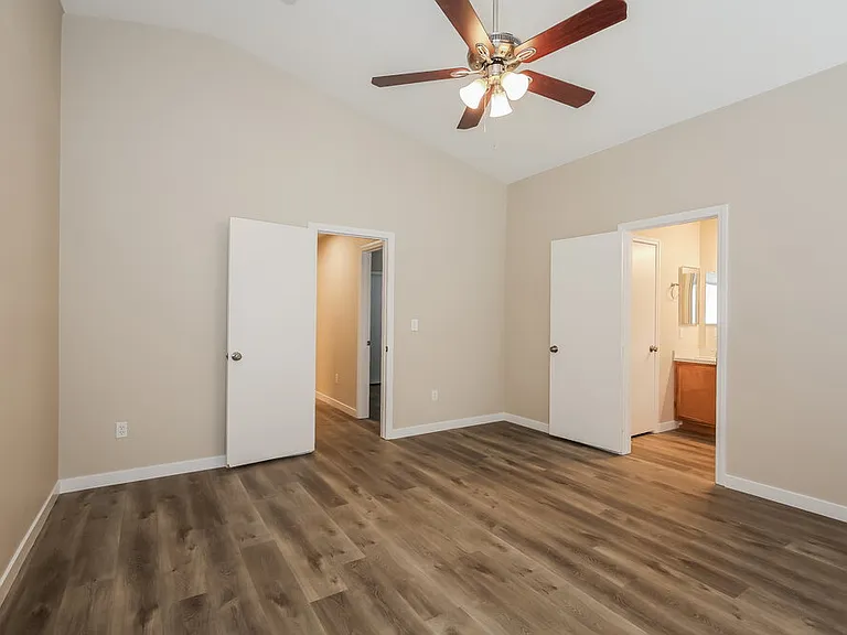 4929 Whispering Spring Ave — Photo 11