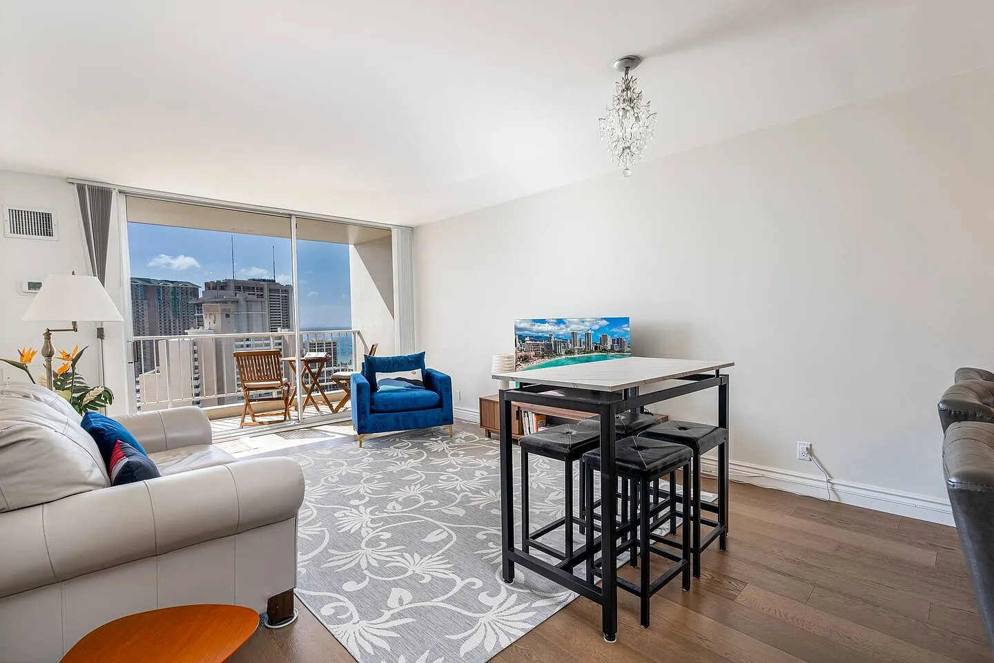 400 Hobron Ln — Photo 4