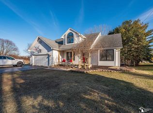 12198 Laginess Rd, La Salle, MI 48145