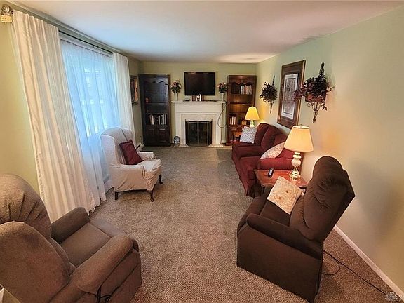 3rd image of 1131 Woodland Dr