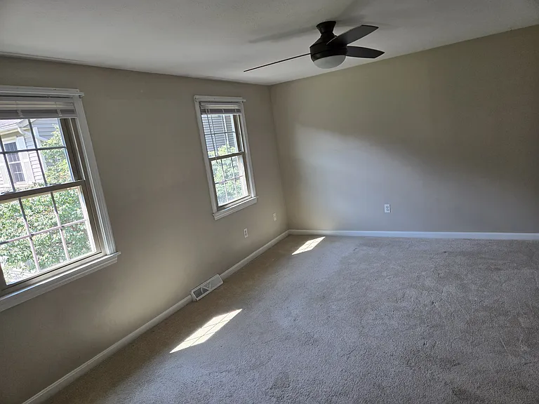 42 Andover Down — Photo 8