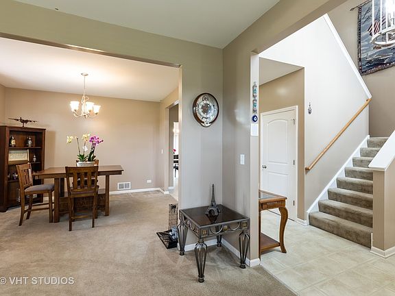 3rd image of 2350 Vivaldi St