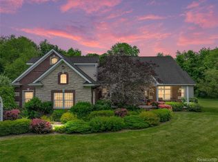 4245 Whittier Ln, Leonard, MI 48367