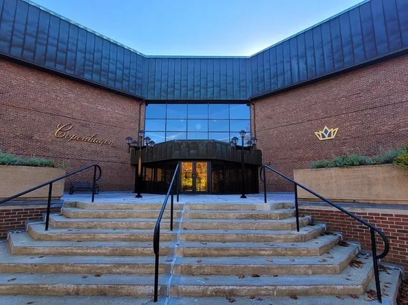 406 Paradise Rd #Penthouse M, Swampscott, MA 01907