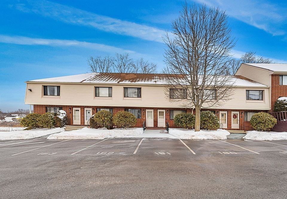 1st image of 3 Sterling Ln Unit 3