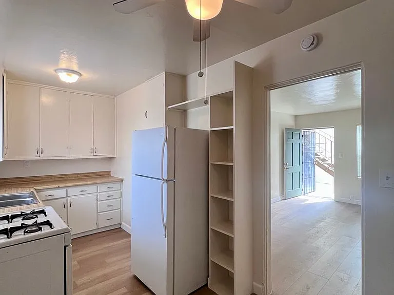 4542 37th St — Photo 7