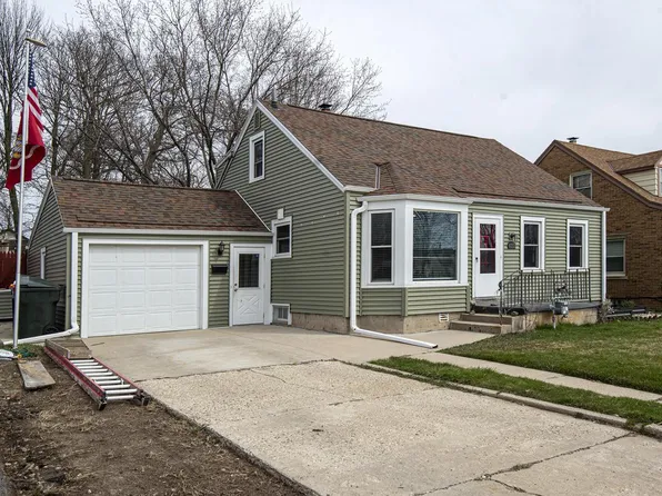 8732 West Lincoln AVENUE, West Allis, WI 53227
