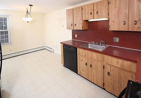 4th image of 261 Twin Lakes Dr #261