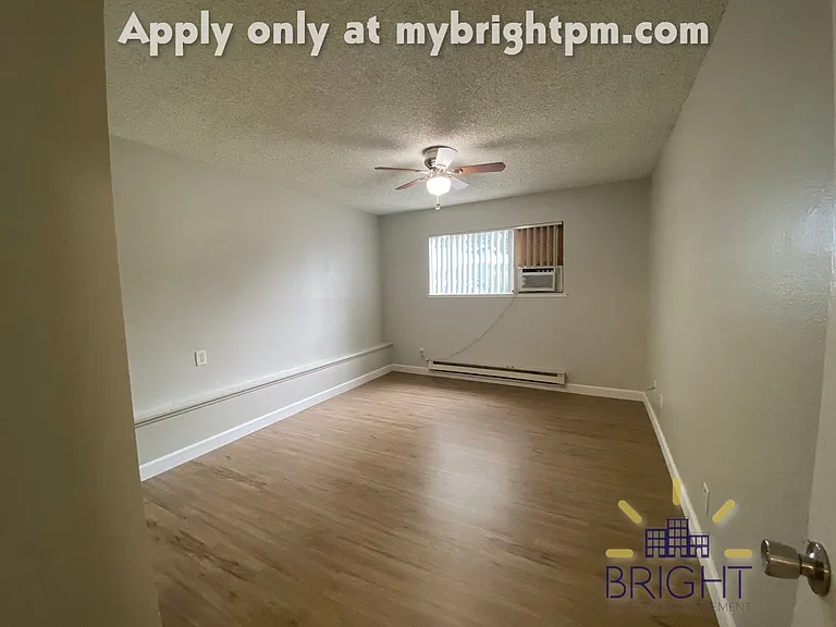 880 Conrad Ct — Photo 5