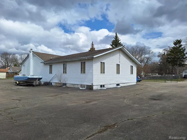 1063 Stanley Ave, Pontiac, MI 48340