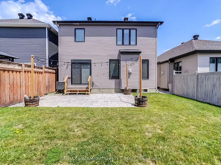 1110 Beckett Cres — Photo 40