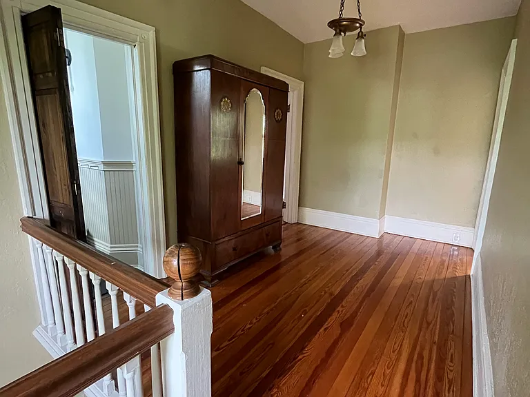 166 S French Broad Ave — Photo 21