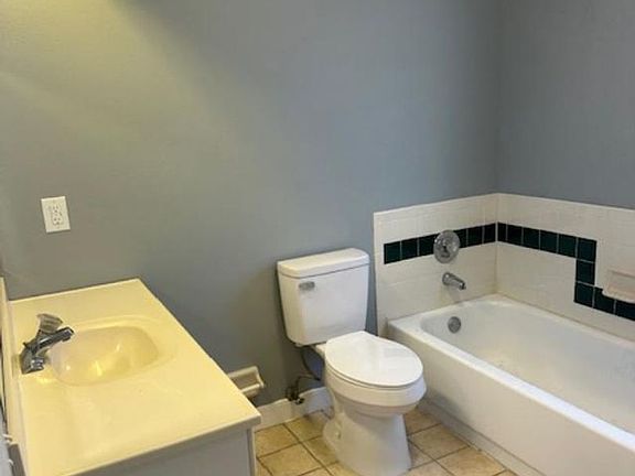 3rd image of 242 Dawn Ct #242