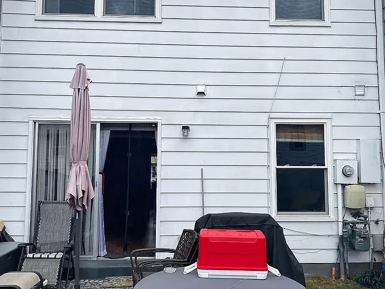 1341 Redbud Ct — Photo 16