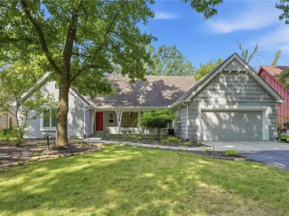 9932 Roe Ave, Overland Park, KS 66207