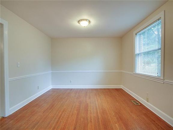 5th image of 2621 Lakeland Dr