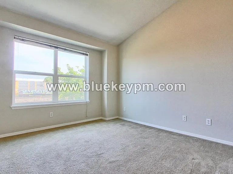 1712 SE Cutter Ln — Photo 9