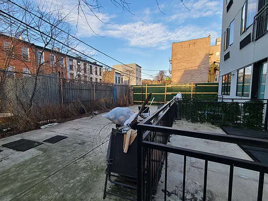 Rented by Cheskel Meisels, LREB | media 4