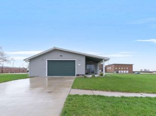 150 S 3rd St, Mc Callsburg, IA 50154