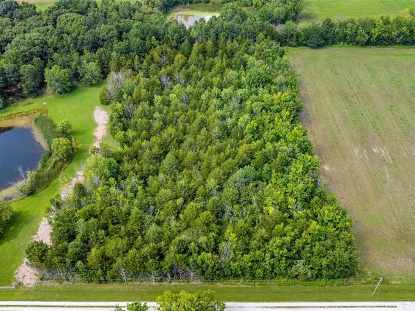 6151 Meadowlark Ln, Troy, MO 63379