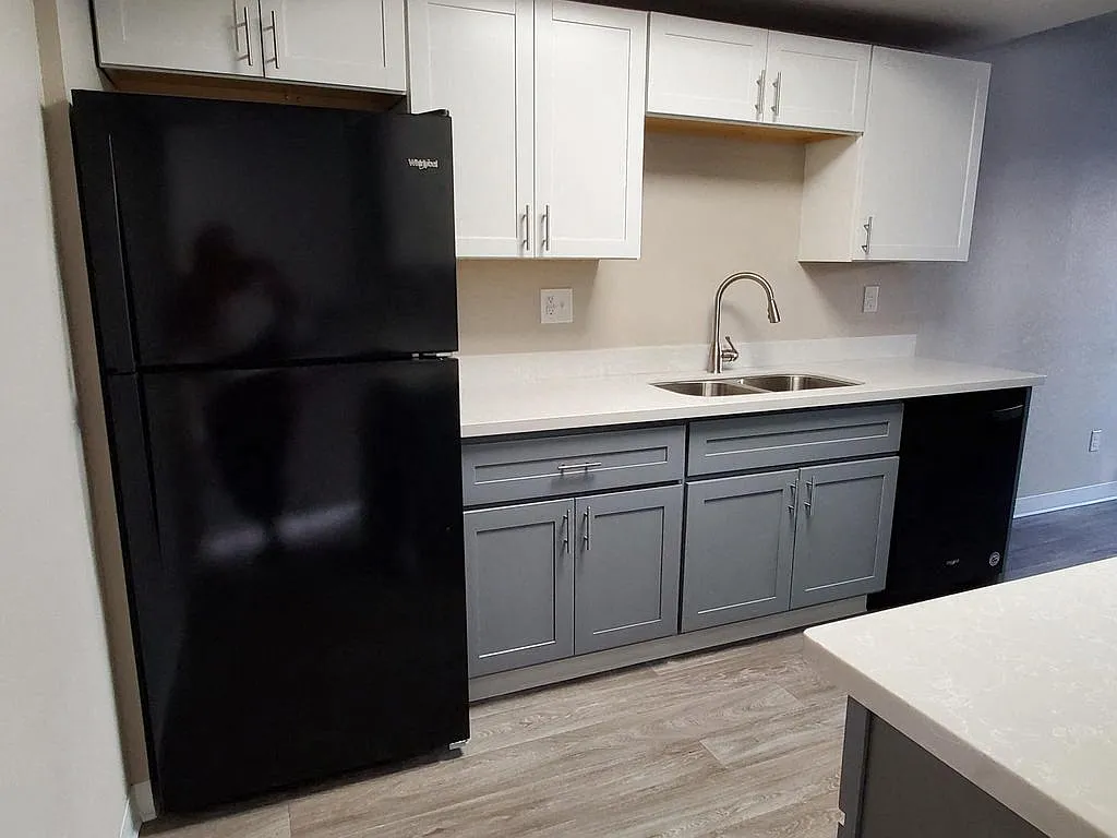 Bridgeport 9 Townhomes — Photo 1