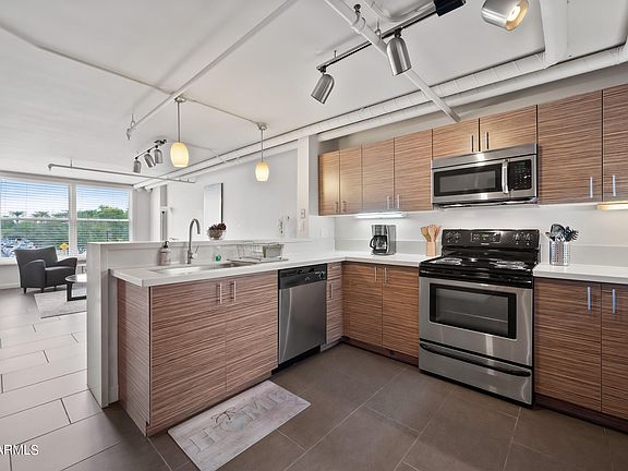 2nd image of 535 W Thomas Rd APT 212
