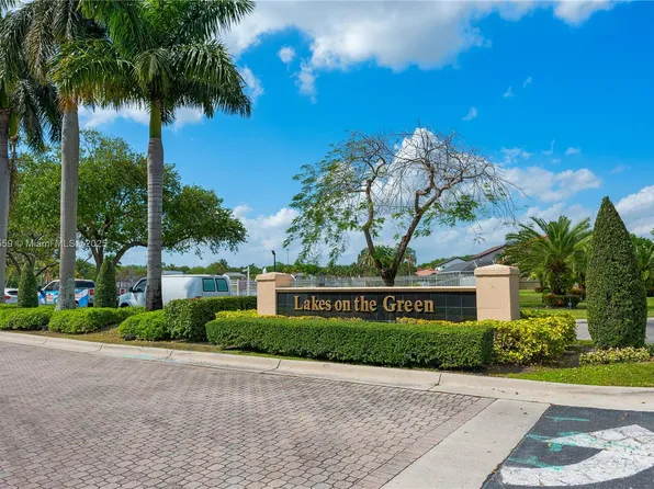 19852 NW 88th Ave, Hialeah, FL 33018