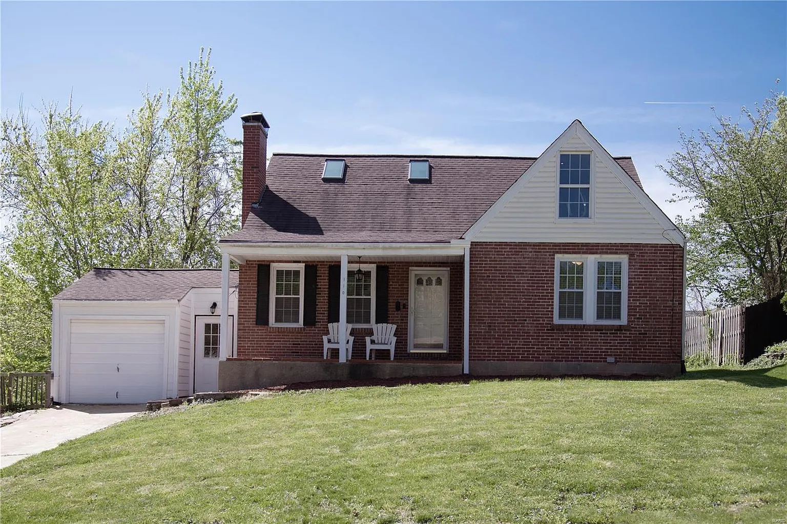 110 Royal Ave photo 1