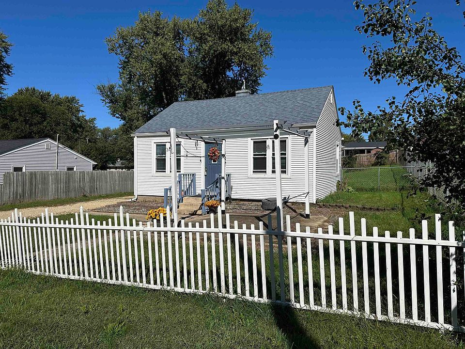 1st image of 136 Huron Rd